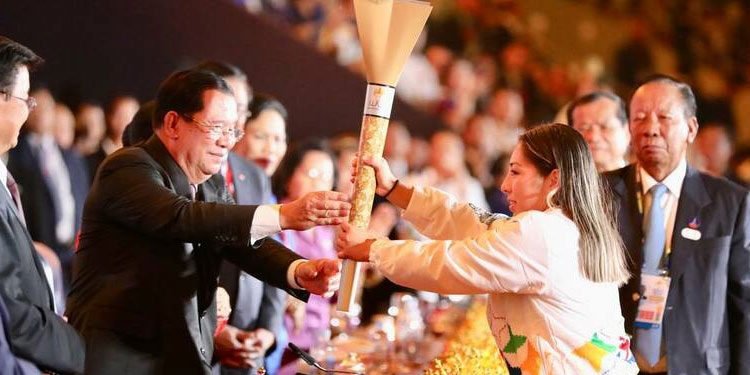 ថ្នាក់ដឹកនាំកម្ពុជាជាច្រើនរូប បង្ហាញវត្តមាន គាំទ្រអត្តពលិកពិការភាព